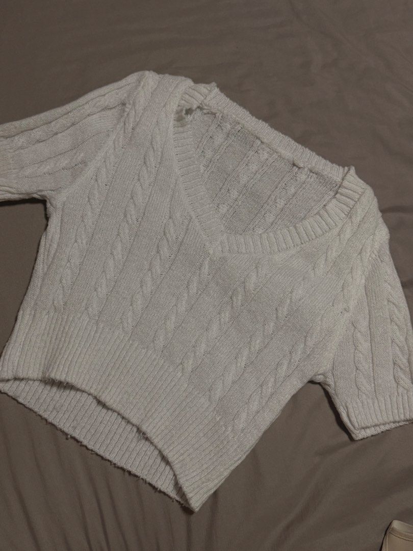 𐙚 white knitted top (Category: Other Tops) located in Singapore. Submitted by closetcollectivesg (Listing ID 1443456736, Image 1). Description: ♡ Size: m ♡ Condition: good ♡ Selling Price: $7 🫧 Details: worn twice. superrr soft and comfortable. stretchy too 📦 Delivery: meetup / normal mail 🟢 Available.