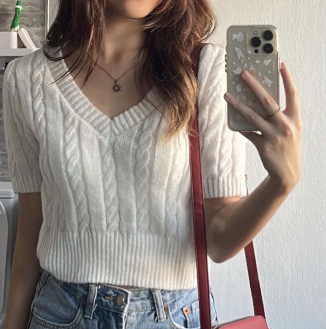 𐙚 white knitted top (Category: Other Tops) located in Singapore. Submitted by closetcollectivesg (Listing ID 1443456736, Image 2). Description: ♡ Size: m ♡ Condition: good ♡ Selling Price: $7 🫧 Details: worn twice. superrr soft and comfortable. stretchy too 📦 Delivery: meetup / normal mail 🟢 Available.