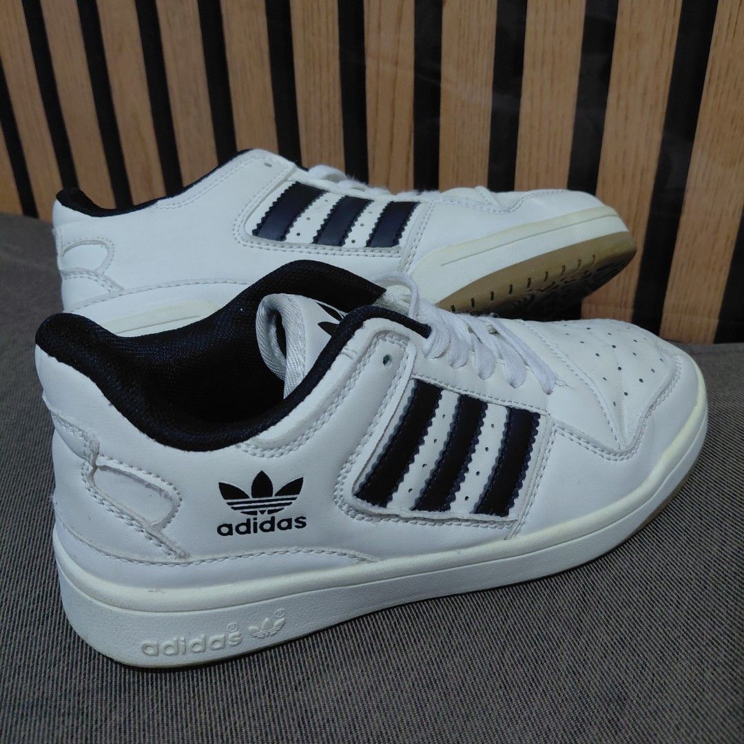 ADIDAS FORUM LOW 23CM (Category: Sneakers) located in Manila. Submitted by pandinity (Listing ID 1443431413, Image 2). Description: .