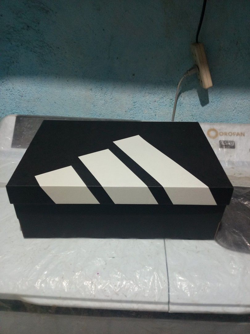 Adidas Galaxy 7 M Running Shoes (Category: Sneakers) located in Manila. Submitted by happylion.79856e (Listing ID 1443441263, Image 1). Description: - Brand: Adidas - Type: Running Shoes - Color: White with black stripes and neon yellow accents - Size: 10.5 US Men's - Condition: Brand new, never used - Includes: Original box.