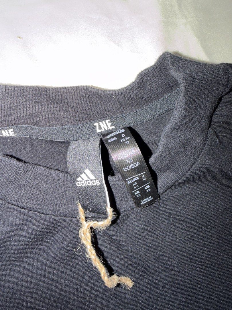 Adidas Gym top (Category: Shirts) located in Quezon City. Submitted by steffo_declutters (Listing ID 1443435559, Image 2). Description: .
