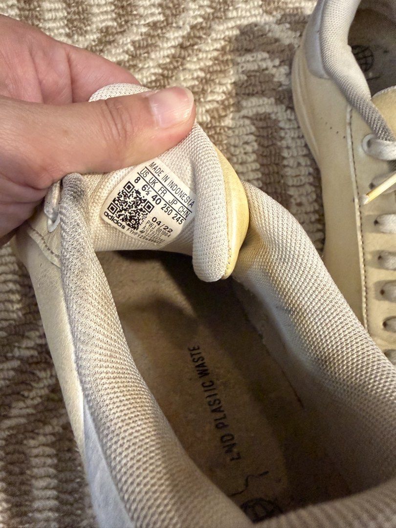 Adidas Rubber Shoes US 8 (25.0) (Category: Casual Shoes) located in Quezon City. Submitted by meemeec (Listing ID 1443319908, Image 2). Description: Just needs cleaning Less than 5 times used then stored .