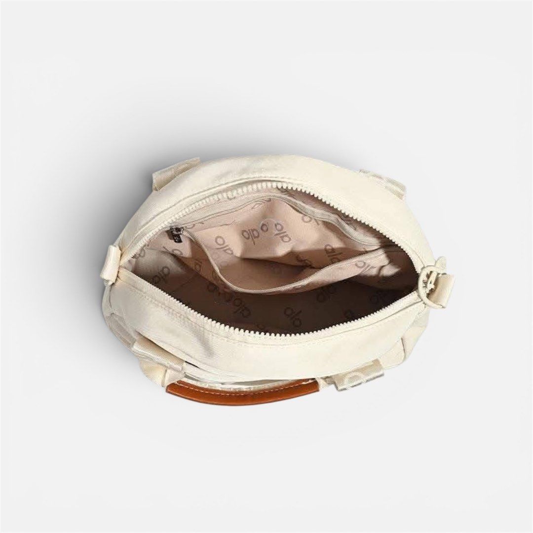 ALO SLING BAG / HAND BAG (Category: Cross-body Bags) located in Manila. Submitted by scarlett_hope (Listing ID 1443439862, Image 3). Description: .