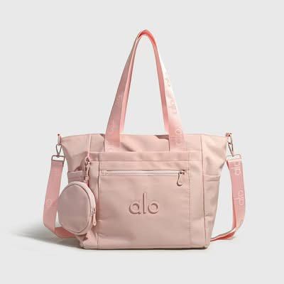 Alo Tote 2in1 (Category: Tote Bags) located in Manila. Submitted by rcwluxx (Listing ID 1443358012, Image 3). Description: .