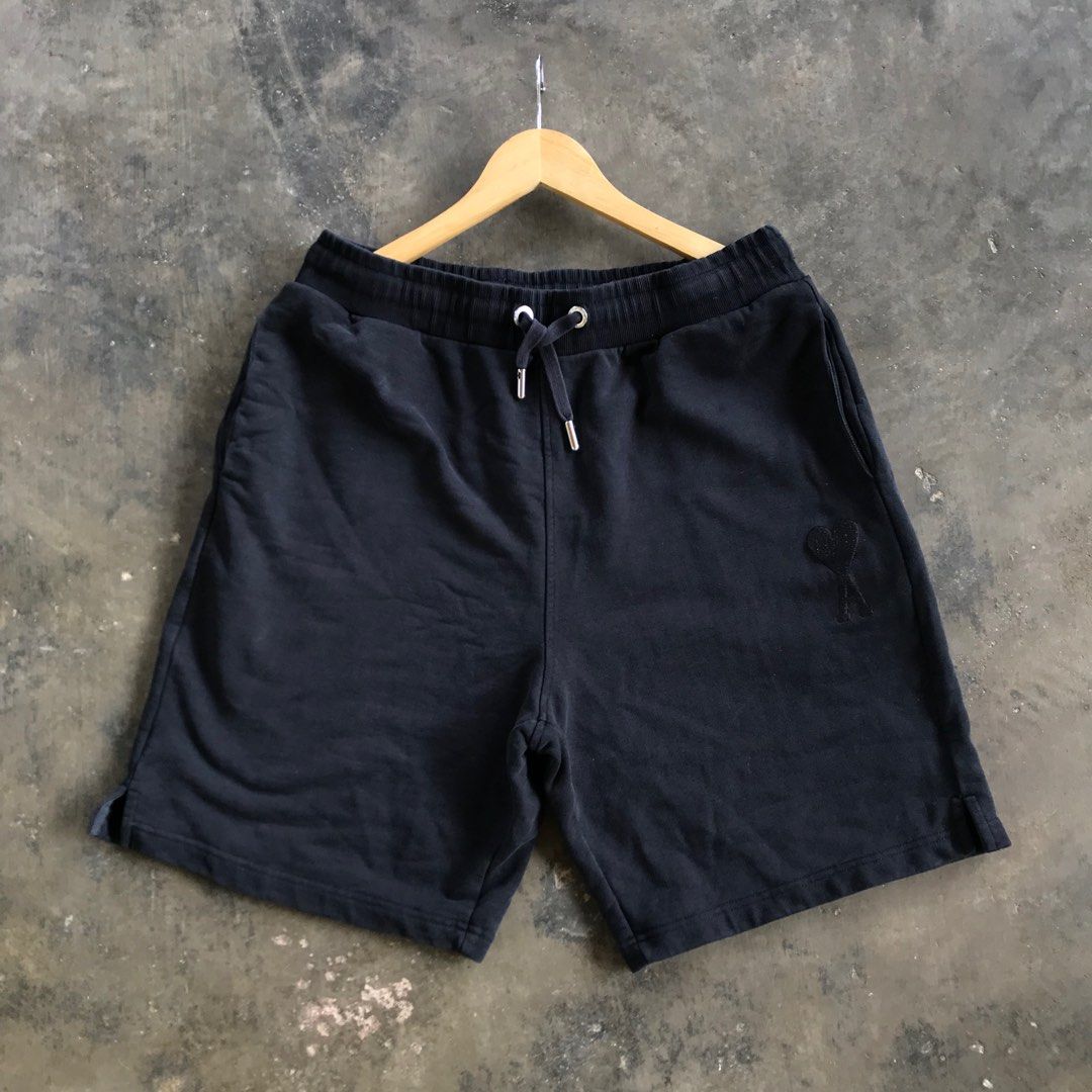 AMI TRIPLE BLACK (Category: Luxury Apparel) located in Banga. Submitted by iraleem220741 (Listing ID 1443331698, Image 1). Description: AMI TRIPLE BLACK COLOR WAY BIG LOGO HEAVY COTTON 9/10 CR GOOD CONDITION .
