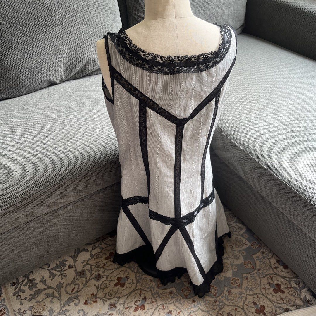 Anna Sui Japan Buttoned Black Lace Bow Dress (Category: Dresses) located in Silang. Submitted by f4iry4rch1ve (Listing ID 1443382699, Image 3). Description: Anna Sui Japan Buttoned Black Lace Bow Dress 650 php+ sf Condition: 10/10 Size: fits S-M, 4 on tag Dimensions: L: 34.5 inches , W: 16.5 inches -authentic -100% cotton - actual photos Note: Colors may vary due to lighting Please message me for shipping and payment method... .