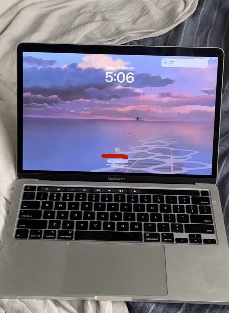Apple MacBook480279020417863681