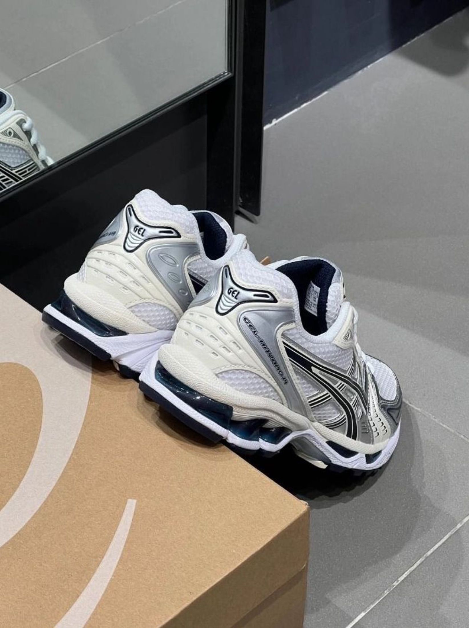 Asics Gel-Kayano 14 Retro White Black Silver (Category: Sneakers) located in Singapore. Submitted by cooldragonxzz (Listing ID 1443439621, Image 3). Description: 📝 Product Card ──────────── Brand Asics Name Asics Gel-Kayano 14 Retro White Black Silver Cond. New Ship J&T / Ninja Van (Free) Pay Cash on Delivery Confirm 3 days ──────────── 📩 Chat for questions.