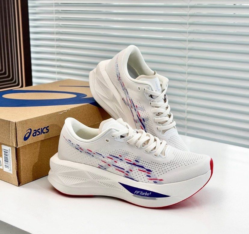 ASICS SONICBLAST Classic Versatile Rebound Running Shoes (White) (Category: Sneakers) located in Singapore. Submitted by heymissnicole (Listing ID 1443390052, Image 1). Description: Limited stock & limited sizes. First come, firstserved. 🎁Supports viewing real photos.