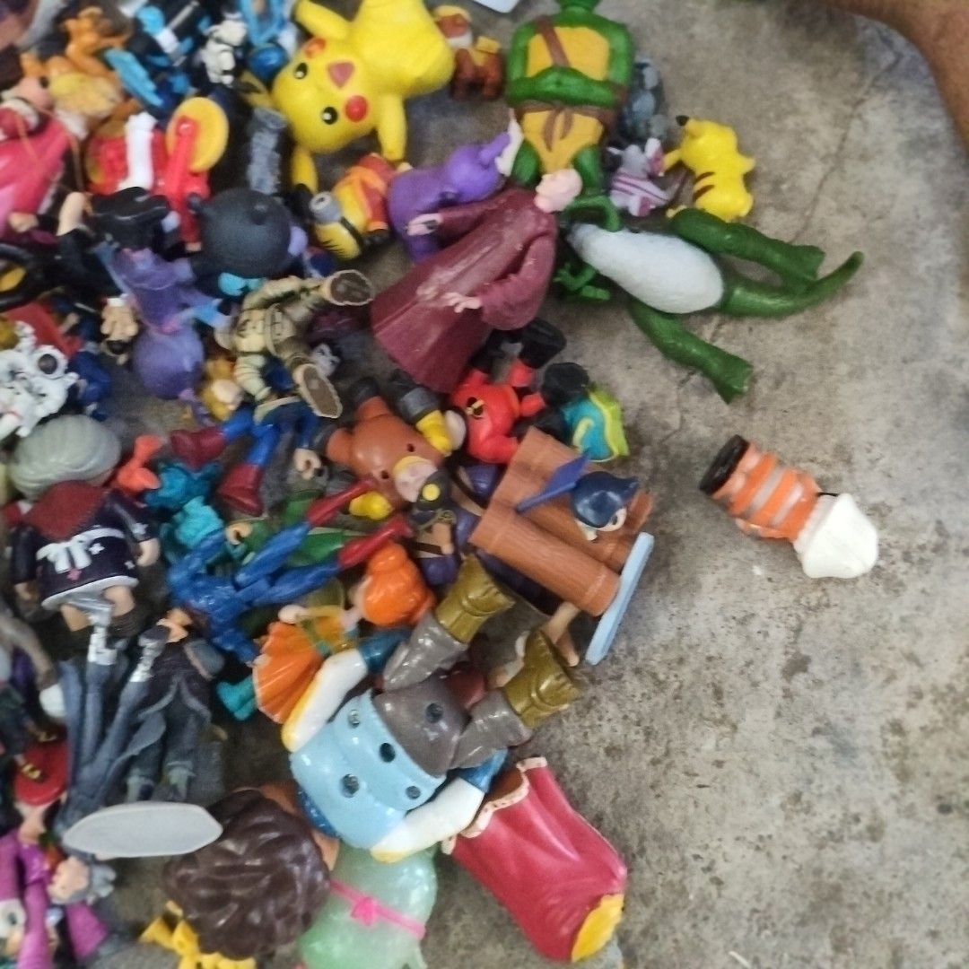 Assorted Toy Figures Bundle (Category: Figurines & Statues) located in Plaridel. Submitted by klayskolektibols (Listing ID 1443433704, Image 3). Description: toy lot at is conditions WYSIWYG .