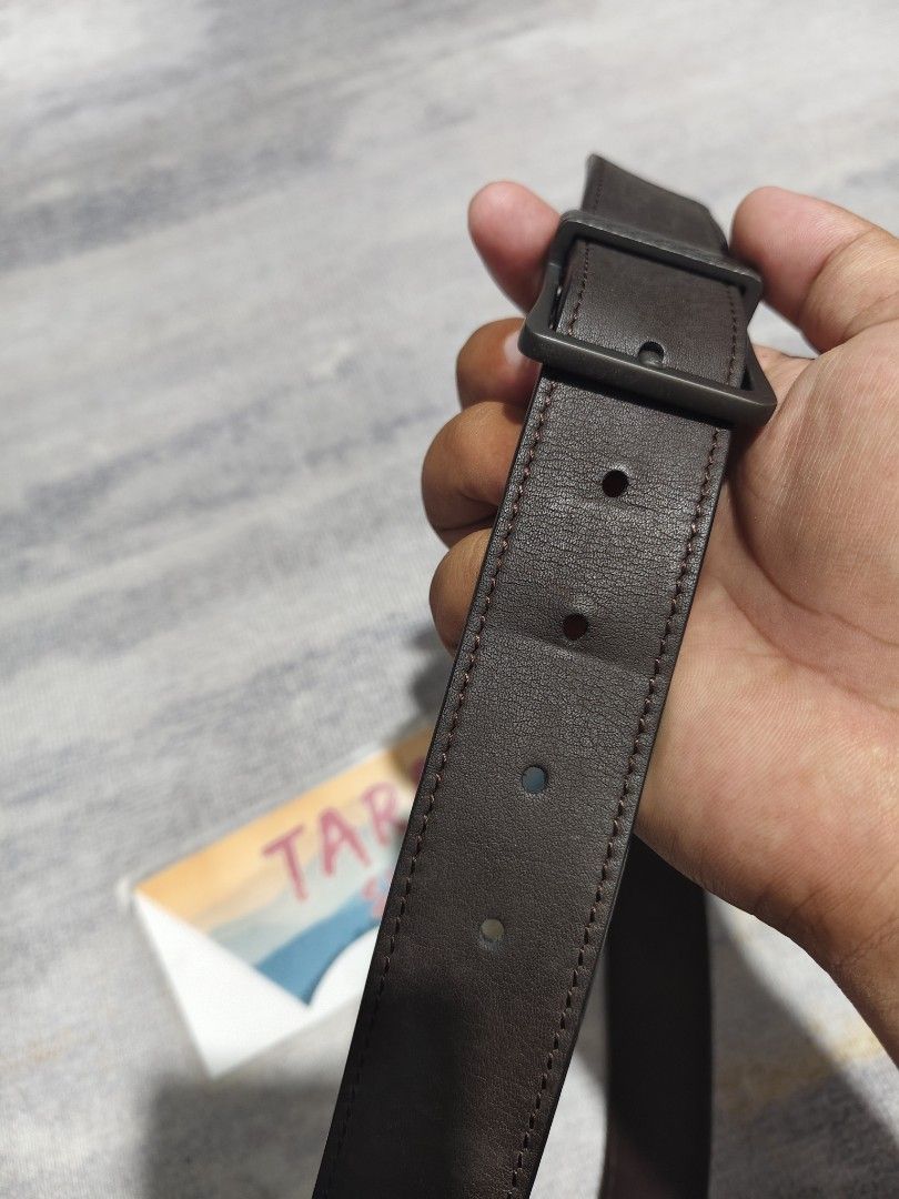 AUTHENTIC BOTTEGA VENETA LEATHER BELT (Category: Luxury Accessories) located in Baguio. Submitted by igorotak.111.taraki.com (Listing ID 1443364302, Image 3). Description: FS AUTHENTIC BOTTEGA VENETA LEATHER BELT V.GOOD CONDI NO ISSUES SOLID NITO ♥️ L-41.