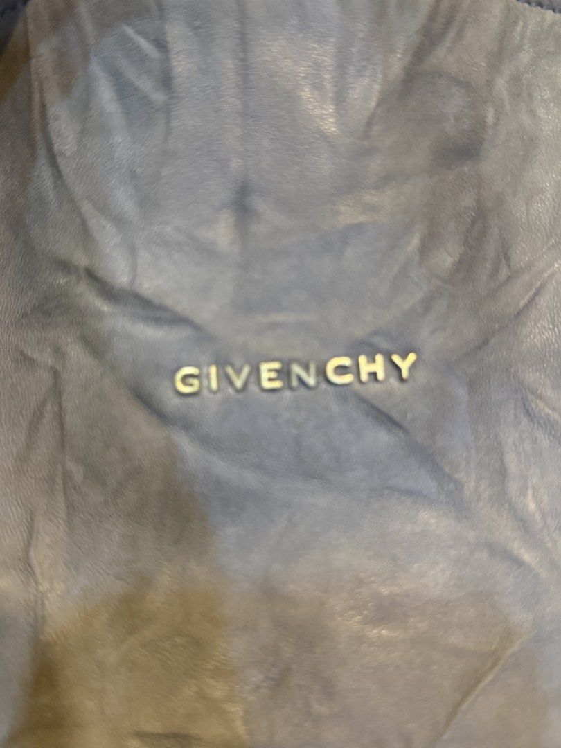 Authentic Givenchy Pandora Bag (Category: Luxury Bags & Wallets) located in Manila. Submitted by hairaen (Listing ID 1443481896, Image 2). Description: - Genuine Grey Leather Givenchy Antigona Bag - Elegant Gold Hardware and Zippers - Soft Leather with a Slight, Natural Crease - Includes Detachable Shoulder Strap - Ample Interior Space for Essentials - Ideal for Everyday Carry.