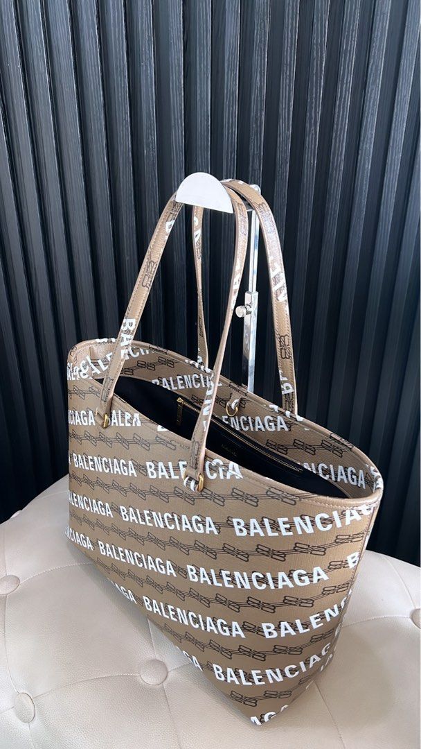 Balenciaga (Category: Luxury Bags & Wallets) located in Manila. Submitted by bagsdetails27 (Listing ID 1443398956, Image 3). Description: Balenciaga Monogram Coated Canvas Shopper Tote Bag Brand New Comes with dustbag & cards 30,000.