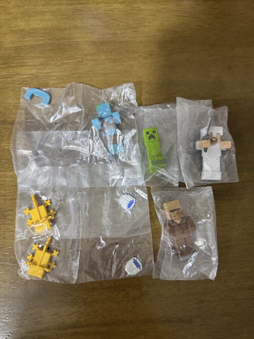 Bandai Minecraft Narazundesu 2 Figures (Category: Designer & Blind Box Toys) located in Singapore. Submitted by xunicornlove (Listing ID 1443446038, Image 1). Description: Selling each at $3.