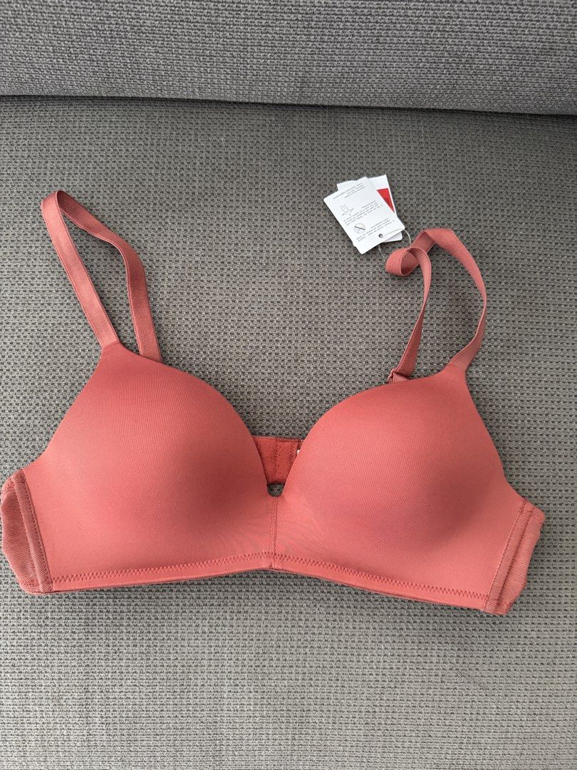 BNWT Wacoal Comfort Fit Bra A80 (Category: Undergarments & Loungewear) located in Las Pinas. Submitted by archrt (Listing ID 1443336849, Image 1). Description: Price is fixed but comes with choice freebie Location Las Pinas J&T or Lalamove at buyer’s expense Gcash, bpi or bdo.