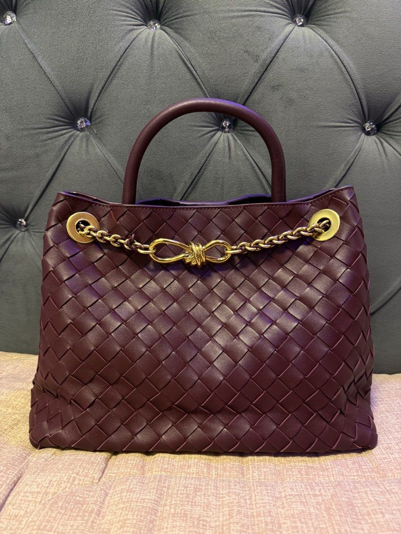 BOTTEGA VENETA ANDIAMO (Category: Luxury Bags & Wallets) located in Manila. Submitted by Bagstatic_luxuries (Listing ID 1443341976, Image 1). Description: Wow!!! A must have!!! 😍😍😍 With original dustbag Japan sourced 🇯🇵.