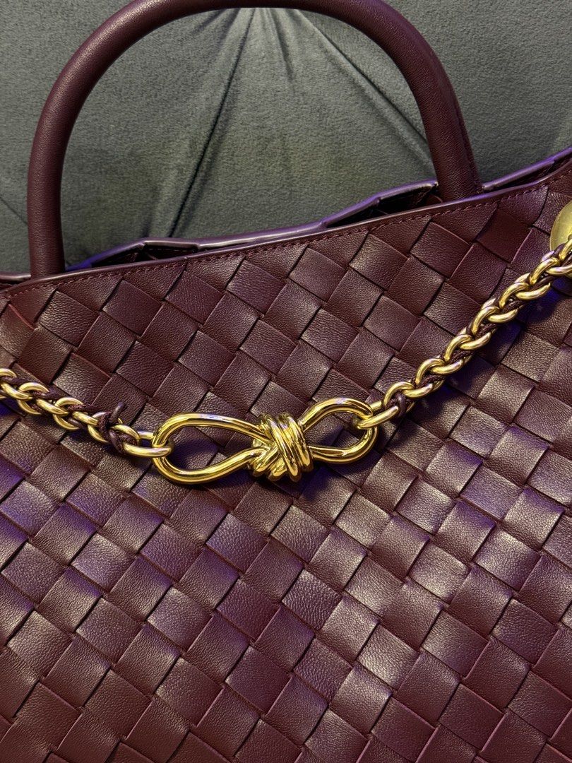 BOTTEGA VENETA ANDIAMO (Category: Luxury Bags & Wallets) located in Manila. Submitted by Bagstatic_luxuries (Listing ID 1443341976, Image 3). Description: Wow!!! A must have!!! 😍😍😍 With original dustbag Japan sourced 🇯🇵.