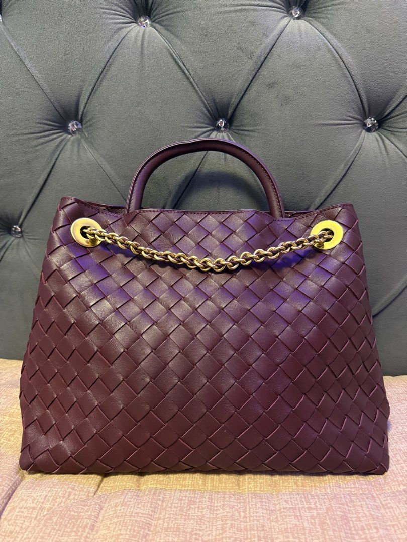 BOTTEGA VENETA ANDIAMO (Category: Luxury Bags & Wallets) located in Manila. Submitted by Bagstatic_luxuries (Listing ID 1443341976, Image 2). Description: Wow!!! A must have!!! 😍😍😍 With original dustbag Japan sourced 🇯🇵.