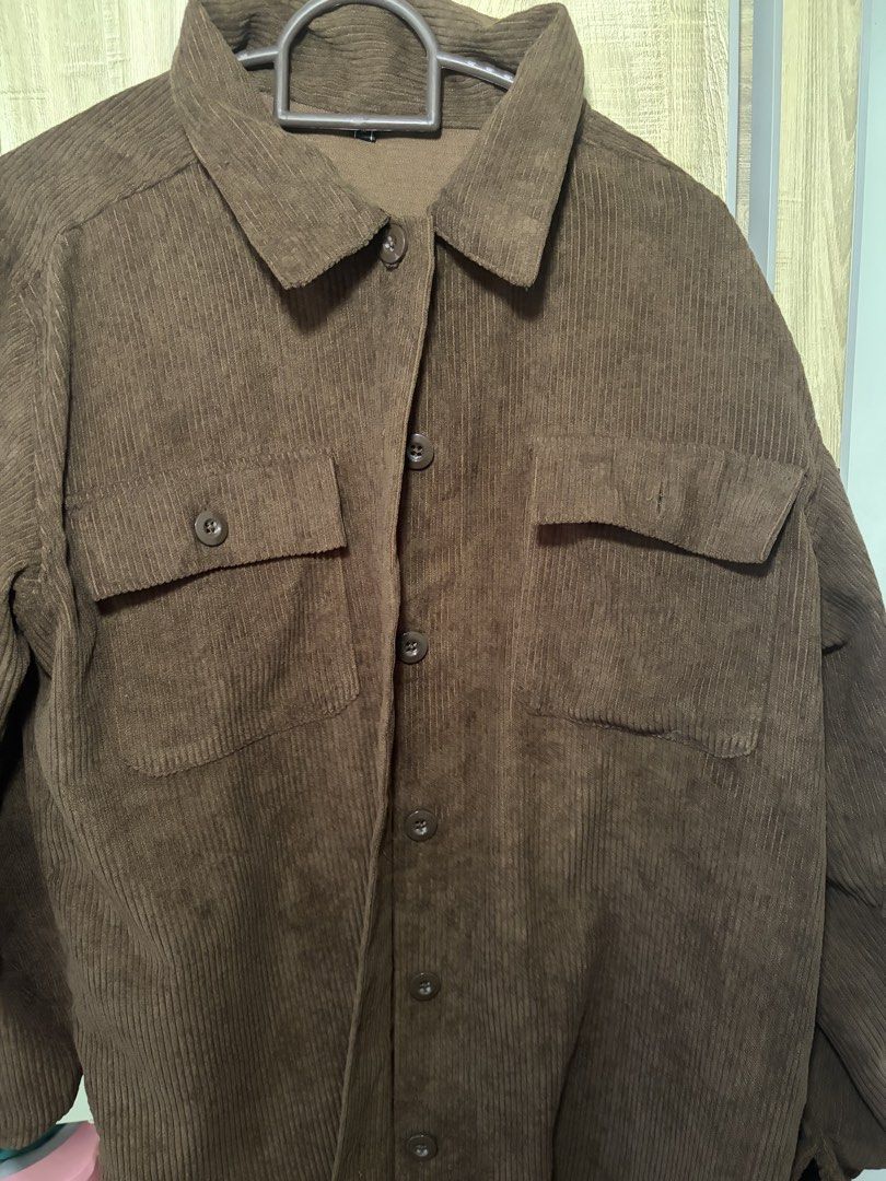 Brown jacket (Category: Longsleeves) located in Kota Bharu. Submitted by rayynalee (Listing ID 1443326421, Image 1). Description: .