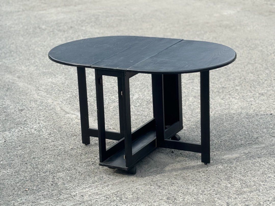 Butterfly Table / Extendable Table (Category: Tables & Sets) located in Bulacan. Submitted by rock_off.thriftshop.ph (Listing ID 1443421020, Image 2). Description: .