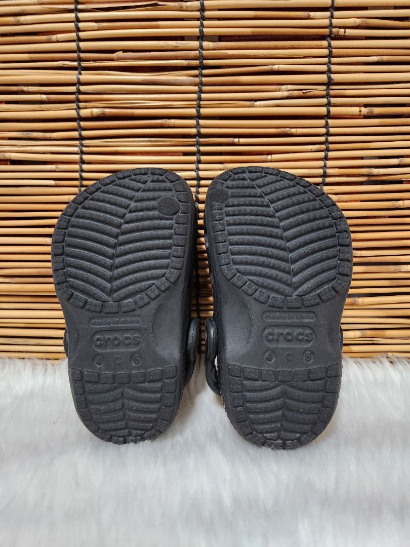 C4/5- Preloved Original Crocs for Kids (Category: Babies & Kids Fashion) located in Navotas City. Submitted by FluffyFeet (Listing ID 1443485240, Image 3). Description: NEW ARRIVAL❗️ This is a PRELOVED ORIGINAL CROCS FOR KIDS❗️❗️ Please manage your expectations ❤️ 📌Strictly MINE NOW, PAY NOW ONLY❗️ (Unless suki na po na maayos kausap at iwas cancellation) 📌You may ask for other photos before placing order/s STRICTLY NO RETURN, NO EXCHANGE UNLES