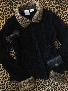 (Category: ) located in . Submitted by dreamgirlcloset (Listing ID 1443339280, Image 1). Description: .