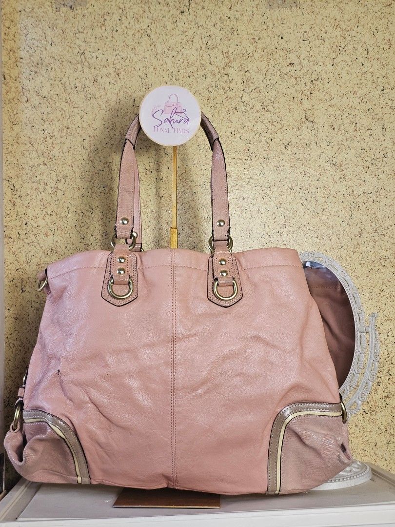 Coach Ashley Spectator Exotic (Category: Luxury Bags & Wallets) located in Malolos. Submitted by sakuraluxxefinds03 (Listing ID 1443401569, Image 2). Description: .