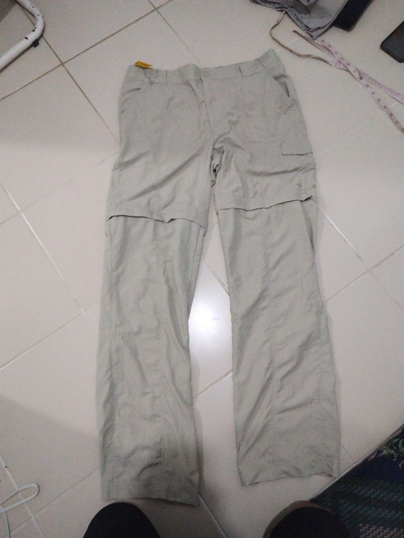 Columbia trac pants convertible SHORT (Category: Trousers) located in Bulacan. Submitted by side.hustle11 (Listing ID 1443387828, Image 1). Description: Columbia convertible SHORT waistline 32 length 42 hemp 8 excellent condition , LOC BULACAN.