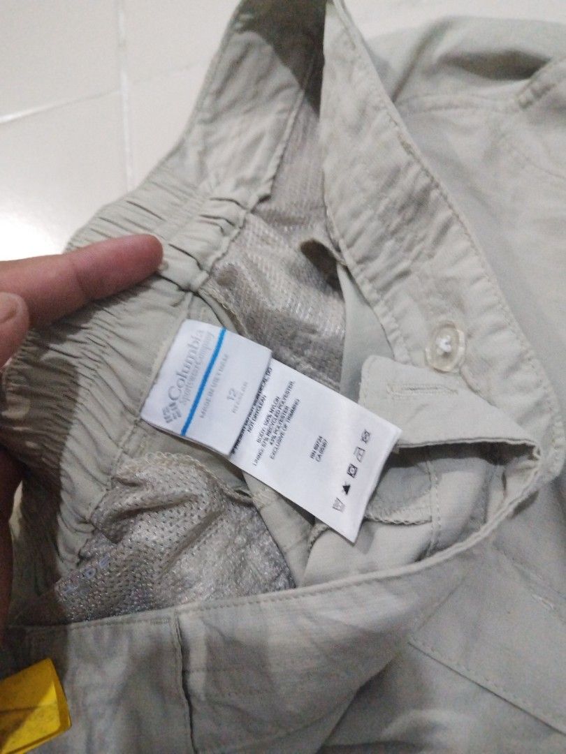 Columbia trac pants convertible SHORT (Category: Trousers) located in Bulacan. Submitted by side.hustle11 (Listing ID 1443387828, Image 3). Description: Columbia convertible SHORT waistline 32 length 42 hemp 8 excellent condition , LOC BULACAN.