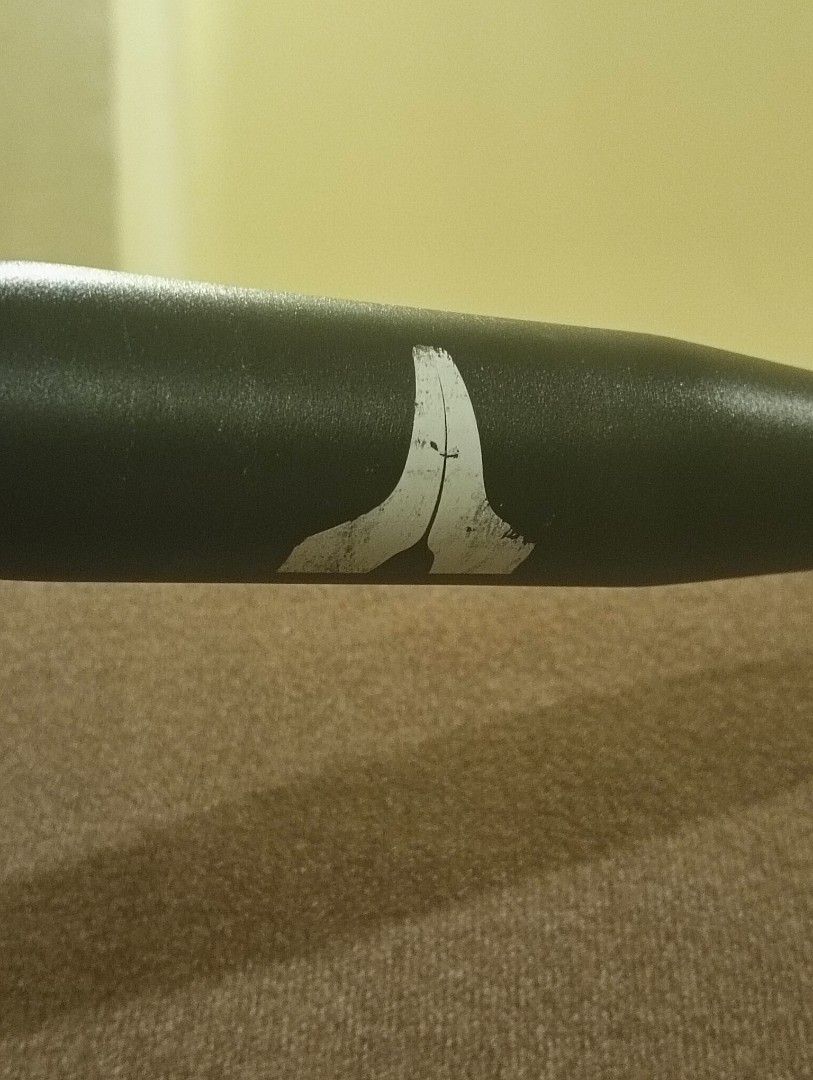 confession riser bar (Category: Parts & Accessories) located in Singapore. Submitted by dihhbig123 (Listing ID 1443469786, Image 2). Description: condi 8/10 jst alot of scratches in the middle nd clean abit can trade for cs or anyt else.