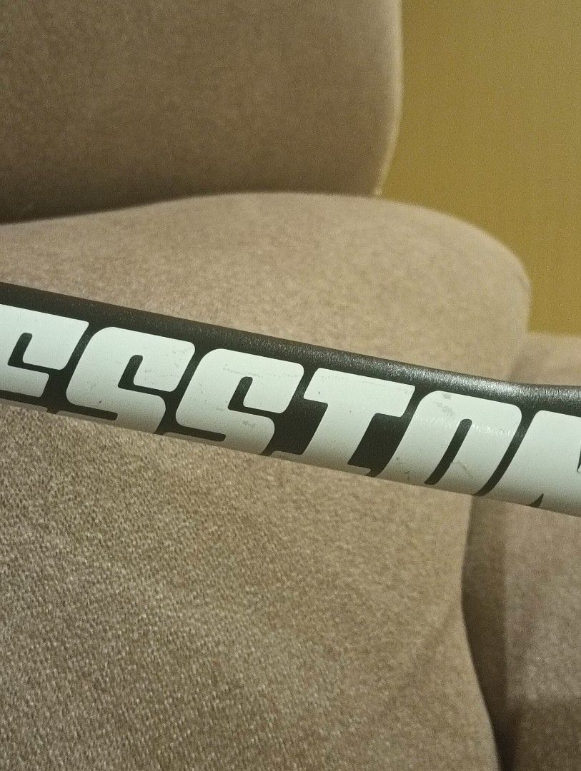 confession riser bar (Category: Parts & Accessories) located in Singapore. Submitted by dihhbig123 (Listing ID 1443469786, Image 4). Description: condi 8/10 jst alot of scratches in the middle nd clean abit can trade for cs or anyt else.