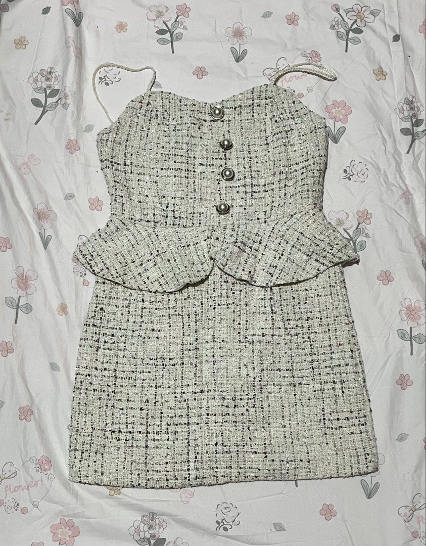 Coquette white tweed dress (Category: Dresses) located in Tarlac. Submitted by heartbeataria (Listing ID 1384827470, Image 1). Description: length: 32" bust: 32" waist: 29".