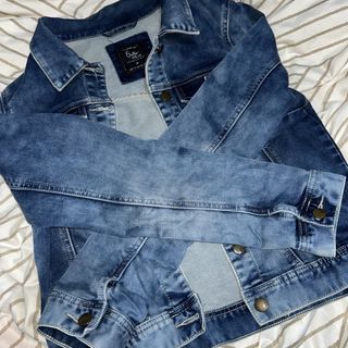 (Category: ) located in . Submitted by prelovefryou (Listing ID 1443466539, Image 1). Description: .