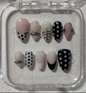 (Category: ) located in . Submitted by wild.charms (Listing ID 1443343516, Image 1). Description: .