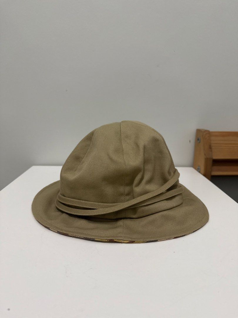 Cute Bucket Hat (Category: Hats & Beanies) located in Batangas. Submitted by z.declutter (Listing ID 1443392300, Image 2). Description: .