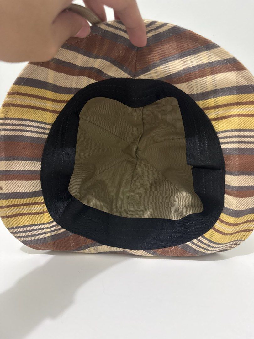 Cute Bucket Hat (Category: Hats & Beanies) located in Batangas. Submitted by z.declutter (Listing ID 1443392300, Image 3). Description: .