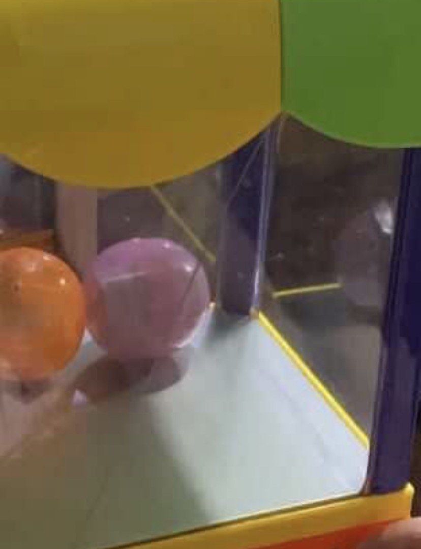 Dave and Buster’s Claw Machine Toy (Category: Interactive Toys) located in Pasig City. Submitted by xhuming-2 (Listing ID 1443451721, Image 3). Description: • galing Japan • with lights and sound • halos bago pa may lamat na kaunti sa harap •working • see pictures for flaws.