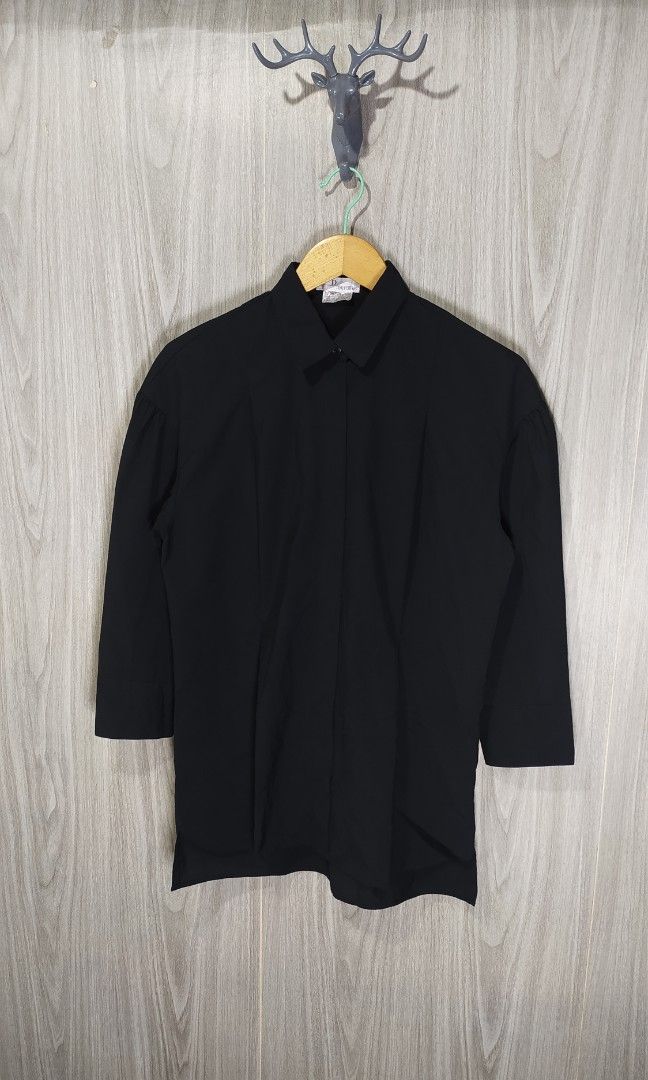 Dior D Uniform Woman (Category: Others Tops) located in Naga. Submitted by secondspinv2 (Listing ID 1443382366, Image 1). Description: Dior D Uniform Woman ✅Size: 38 ✅Width: 20 ✅Length: 28 To 29 ✅Sleeve: 18 ✅Color Rate: 9.5/10 ✅No Issue ✅Need Wash ✅Location: Bicol Naga City, Camarines Sur ✅Courier: J&T Express/Flash Express ✅MOP: Gcash only.