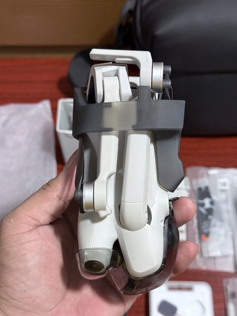 Dji Mini 4 Pro Semi FMC (Category: Drones) located in Quezon City. Submitted by danielmunoz (Listing ID 1443372619, Image 2). Description: For sale Dji Mini 4 Pro semi FMC 2 batteries and 1 charging hub. No issue. ND filters included. Location: Quezon City Pm nalang po for inquiries. Thank you.