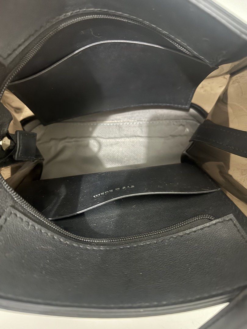 Eve and Adam bucket bag (Category: Tote Bags) located in Batangas. Submitted by z.declutter (Listing ID 1443380075, Image 2). Description: Very durable Waterproof.