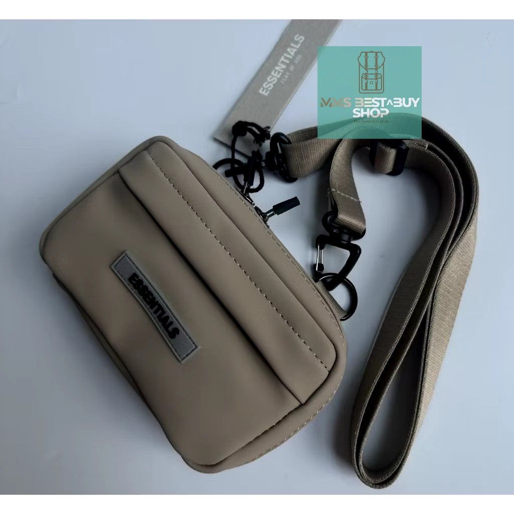 FOG ESSENTIALS SLING BAG (Category: Sling Bags) located in Manila. Submitted by koleksyonnimike3 (Listing ID 1443491877, Image 2). Description: 100% Authentic Color: Black ,Khaki Inclusion: Zip lock,Tags 100% waterproof Materials: Nylon,leather Actual post pictures Available for shipping and cod Nationwide (LBC,J&T,SH0PEE) Also available same day cash on delivery via lalamove with in metro manila and near provinces. Sh0pee/F-b p@ge: MMS BESTBUY S