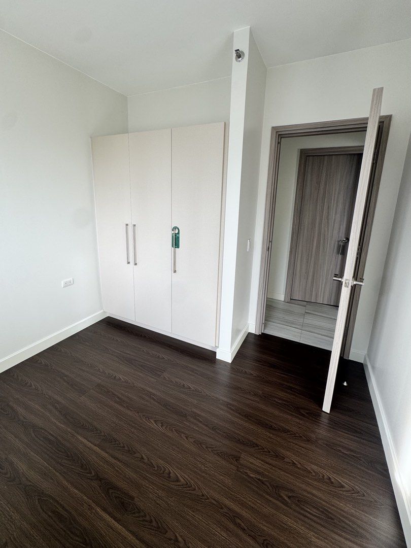 For Rent (Category: Apartments & Condos) located in Manila. Submitted by h0meboi_ace (Listing ID 1443467752, Image 2). Description: 📍 The Maven, South Tower – Unit S51G 🏢 51st Floor 📐 74 sqm 📅 Minimum 1-year lease (Long-term tenant preferred) 15 inch height pets allowed Unit Details BARE UNIT * 2 Bedrooms * 1 Standard Bedroom * 1 Master’s Bedroom with own Bathroom * 1 Bathrooms * Living Room * Kitchen * Storage/Maid’s Room with Bathroom & Sho
