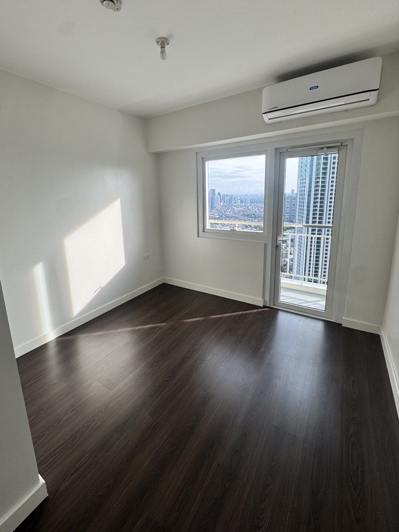 For Rent (Category: Apartments & Condos) located in Manila. Submitted by h0meboi_ace (Listing ID 1443467752, Image 3). Description: 📍 The Maven, South Tower – Unit S51G 🏢 51st Floor 📐 74 sqm 📅 Minimum 1-year lease (Long-term tenant preferred) 15 inch height pets allowed Unit Details BARE UNIT * 2 Bedrooms * 1 Standard Bedroom * 1 Master’s Bedroom with own Bathroom * 1 Bathrooms * Living Room * Kitchen * Storage/Maid’s Room with Bathroom & Sho