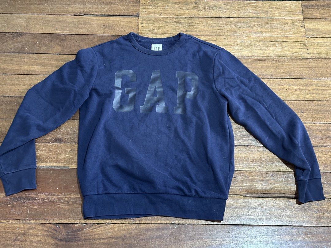 Gap navy blue sweatshirt (Category: Coats, Jackets and Outerwear) located in Quezon City. Submitted by celoem (Listing ID 1443390831, Image 1). Description: .