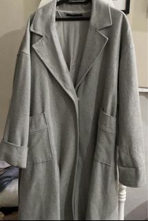 (Category: ) located in . Submitted by thehangerpreloved (Listing ID 1443321754, Image 1). Description: .