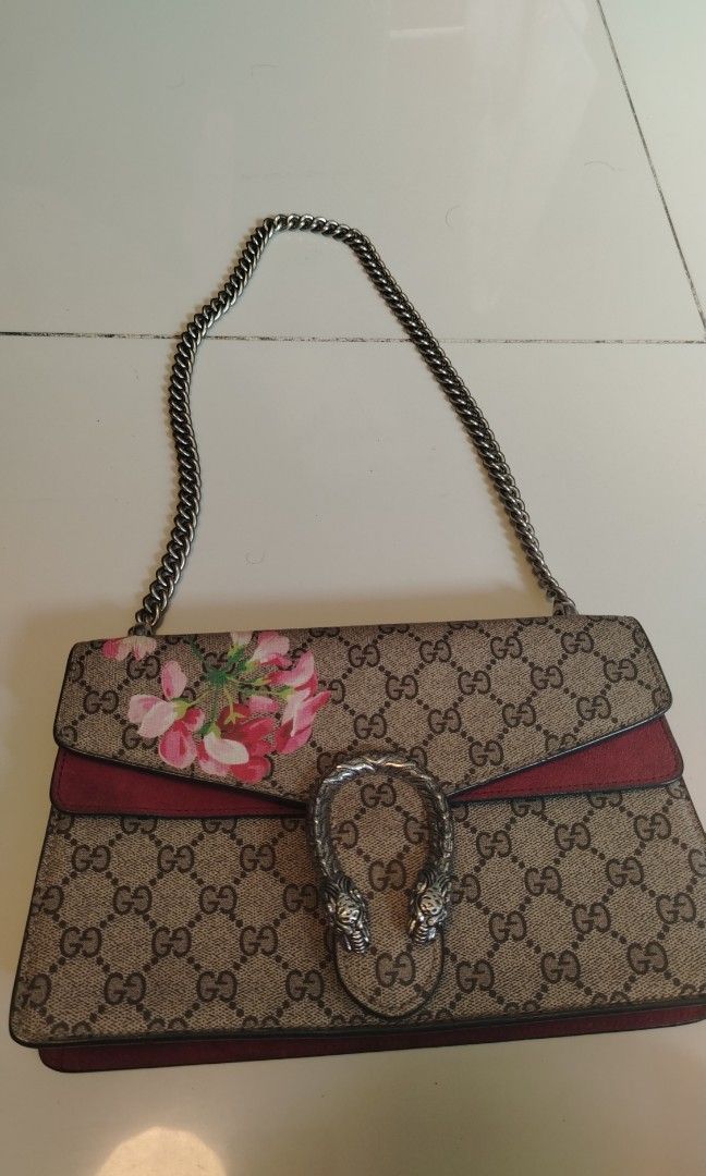 Gucci dionysus (Category: Luxury Bags & Wallets) located in Dasmarinas. Submitted by sherylrep18568 (Listing ID 1443320880, Image 1). Description: excellent condition coded with tag medium size kasya long wallet and cp no flaws.