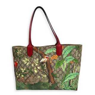 (Category: ) located in . Submitted by carousellluxury (Listing ID 1443374636, Image 1). Description: .