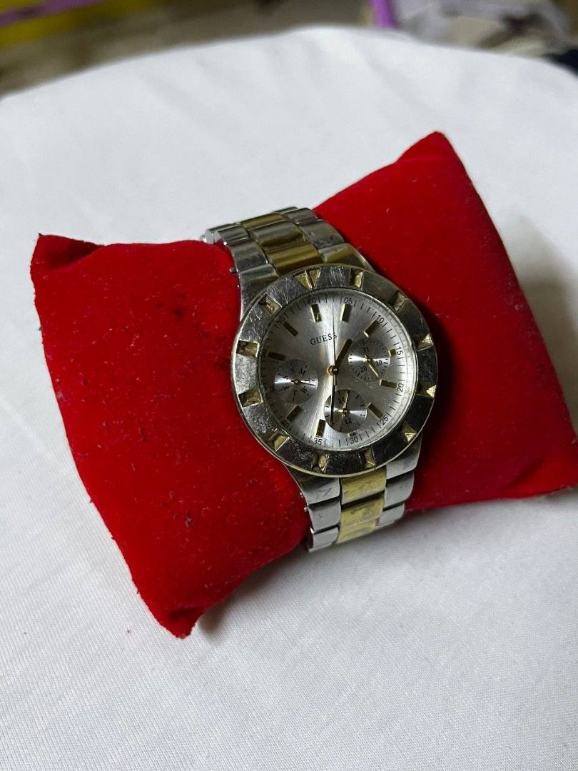 GUESS GLISTEN TWO-TONE (Category: Luxury Watches) located in Quezon City. Submitted by alternativefinds (Listing ID 1443338849, Image 2). Description: FOR SALE ALL DETAILS ANDYAN NAPO SA PIC SECOND HAND WATCH GOOD RUNNING CONDITION LOC COMMONWEALTH QC.