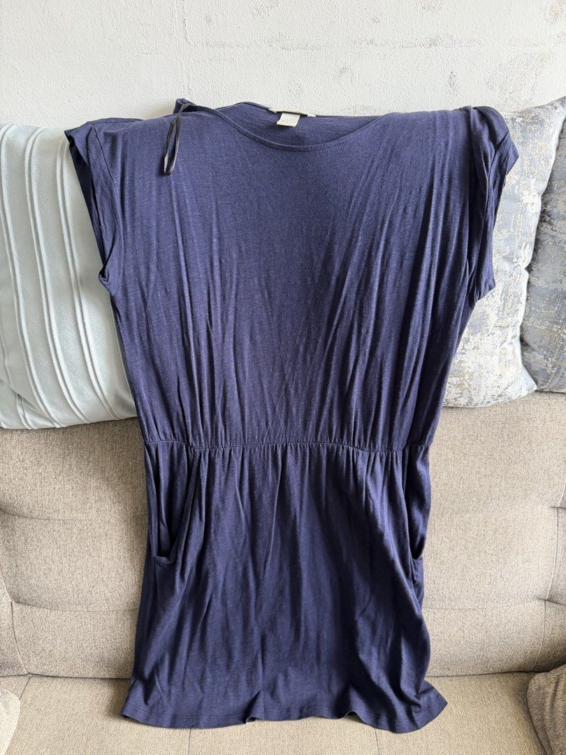 TAKE ALL 3: H&M / Uniqlo Dresses (Category: Dresses) located in Quezon City. Submitted by meemeec (Listing ID 1443328204, Image 2). Description: No issues at all. All dresses can fit M-L frame Black dress - missing belt Take all for 650 No low ballers pls .