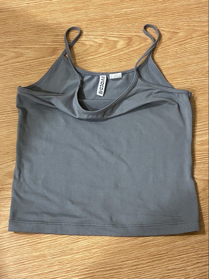 H&M Divided Camisole Top (Category: Sleeveless) located in Caloocan City. Submitted by dcbys (Listing ID 1443438436, Image 1). Description: Good as new best fit xs-s.